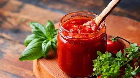 تصویر 2 از رب گوجه سنتی با طعم طبیعی و اصیل